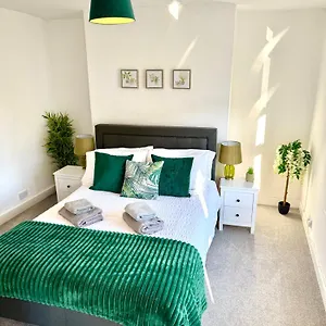 https://2-bedroom-central-townhouse-in.cardiffhotelswales.com